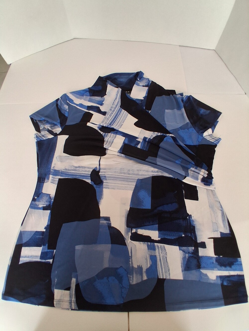 DKNY Blue and White Abstract Print Wrap Top